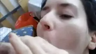 لقطة شديدة القرب من مهبل ضخم غير مختون