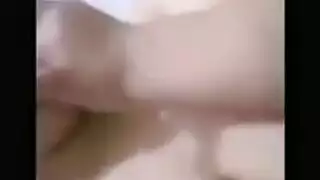 مصريه بتلعب في كسها بخياره