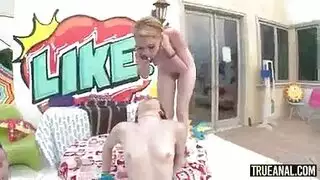 تلحس خرطومه وتبعبصه