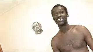 شيميل بزازه كبيرة مع صديقه الشييمل الاخر يلحس له