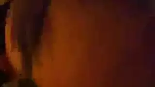 بنت و صديقاتها تمص زب اخوه الناءم