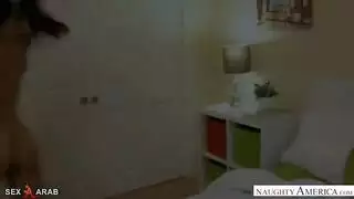 رابط خفي: هي ترتّب لأخيها موعدًا إباحيًا