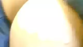 فتاة خليجية تتوسل للدق الشرجي