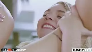فتحتي الصغيرة تتعرض لتمديد قاسٍ