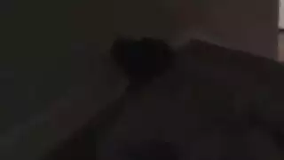 زوج يشاهد زوجته تُضاجع من قبل رجل آخر