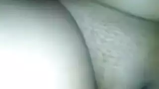 عربية منحنية تغمرها السائل المنوي والشهوة