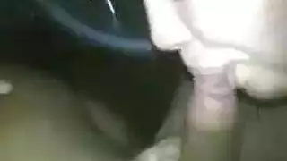 تمص له ويدعك لها