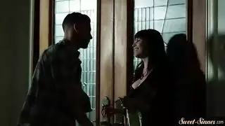رغبات محرمة: جلسة إكس إكس إكس عائلية