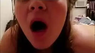زوجة تشرب البول