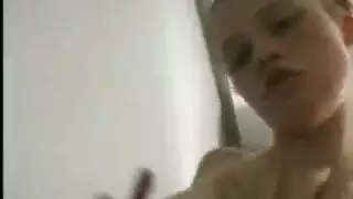 شرج قاسي وخام مع فتاة صغيرة وقحة