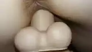 نكاح ما بعد الحصة: تدليك واللعب بفتحاتها