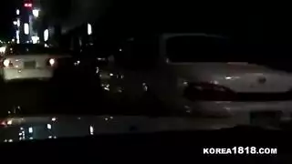 يأتي بها إلى المنزل وهي سكرانه
