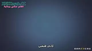 صديقة شرطية تبتلع حمولة ضخمة من قضيب كبير