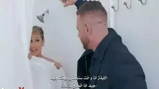 الابن الزوجي يغوي صديقة الأم للعمل الإباحي القاسي