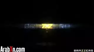 الجار الجاسوس يعطي سيري دال ضرباً شرجياً مكثفاً