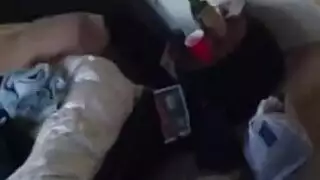 ميلف مرنة ترتدي الساتان جاهزة لقضيبك الصلب
