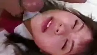 عاهرات مراهقات آسيويات: حفلة إيلاج مزدوج