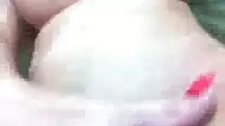 بنات تصور جسم على حبيبها