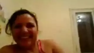 أم عربية ناضجة ترقص وتركب زب في سكس ناري وقوي