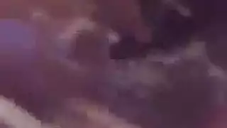 تحصل نيكل على جرعة يومية من الصخور الصلبة ديك بشكل يائس ، في بعقبها الكبير.