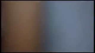 الحمار كبيرة وكبيرة الثدي في سن المراهقة ليلى ريدر يأخذ على الديك