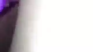 زوجة شقراء ينتشر الهرة الوردي تستمتع مع القضيب الكبير.