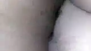 حصلت فتاة الأبنوس على تدليك لطيف في كشك التدليك في صالون التدليك الخاص بها ، وانتهى الأمر بممارسة الجنس