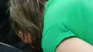 المالك قرنية سخيف عشيقته بدلا من إعطاء أموالها لدفع الأمن