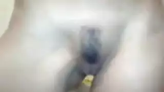 امرأة سمراء فتاة فضح لها الثدي ضخمة