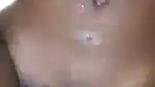 فاتنة الأبنوس مع الثدي الصغيرة ، كاندي كارتر يمارس الجنس من الخلف ، من الخلف.
