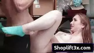 تحصل جرايسي ماي جرين على متعة مع الهزازات والأقواس